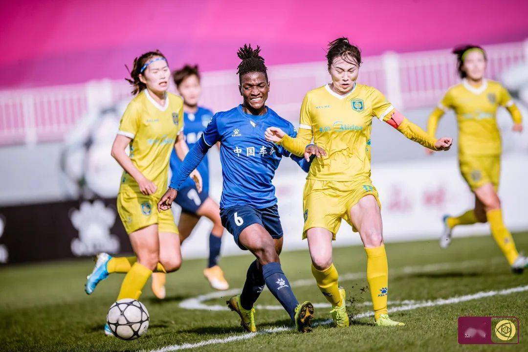  曼城女足夺得联赛冠军创历史  